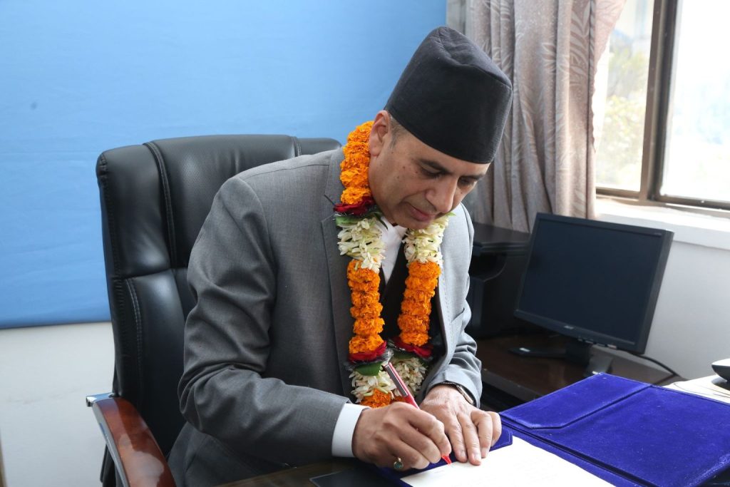 संघीय संसद्का नवनियुक्त महासचिव पाण्डेयद्धारा शपथ ग्रहण