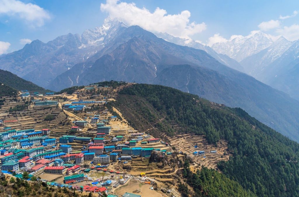 सगरमाथा क्षेत्रमा पर्यटक आउने क्रम शुरु