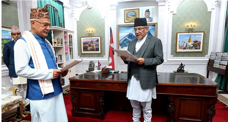 वन राज्यमन्त्री दिपक कार्कीले शपथ लिए
