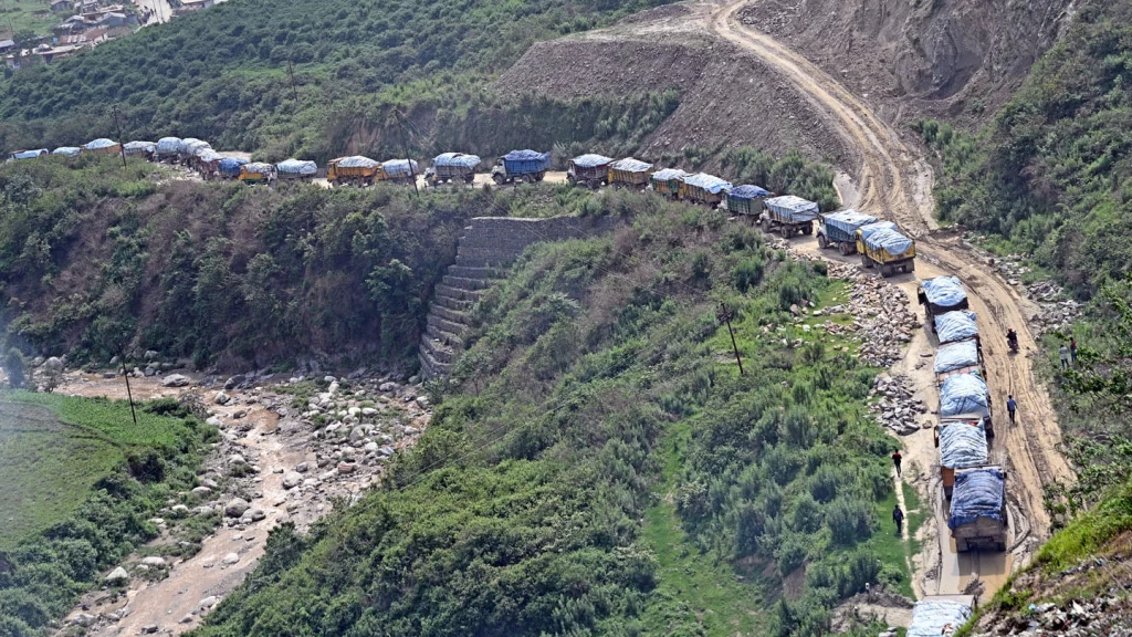 बञ्चरेडाँडा फोहोर व्यवस्थापनामा नुवाकोट र धादिङका स्थानीयद्वारा अवरोध !