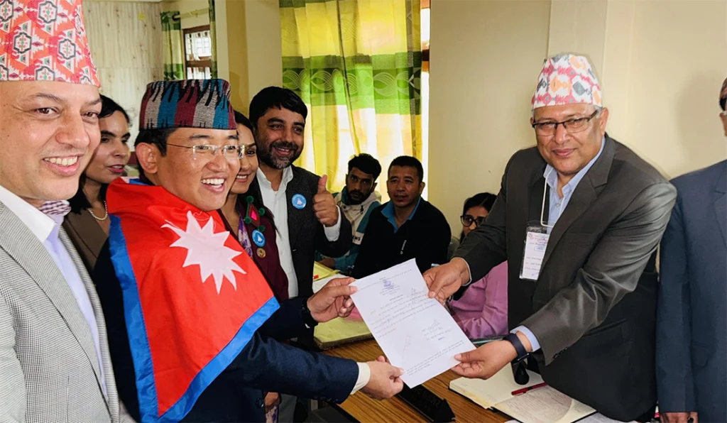 इलाम–२ मा रास्वपाका मिलन लिम्बूले गराए उम्मेदवारी दर्ता