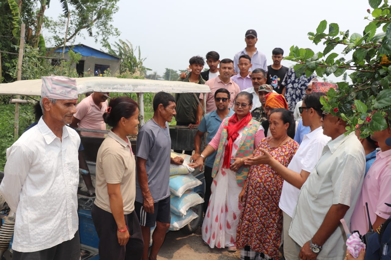 Relief materials distributed to 12 fire-affected families in Duhabi & Itahari (photos)