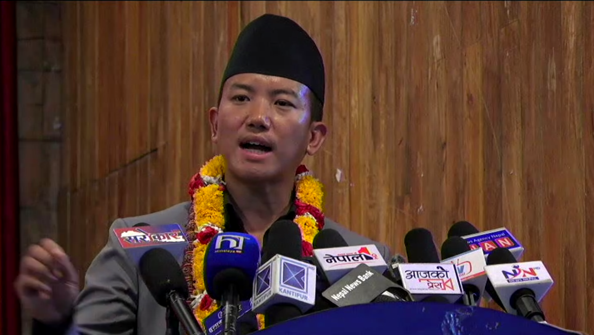 ‘राजनीति फोहोरी खेल होइन, अब युवा नेतृत्वले बदल्नुपर्छ’ : सुहाङ नेम्वाङ