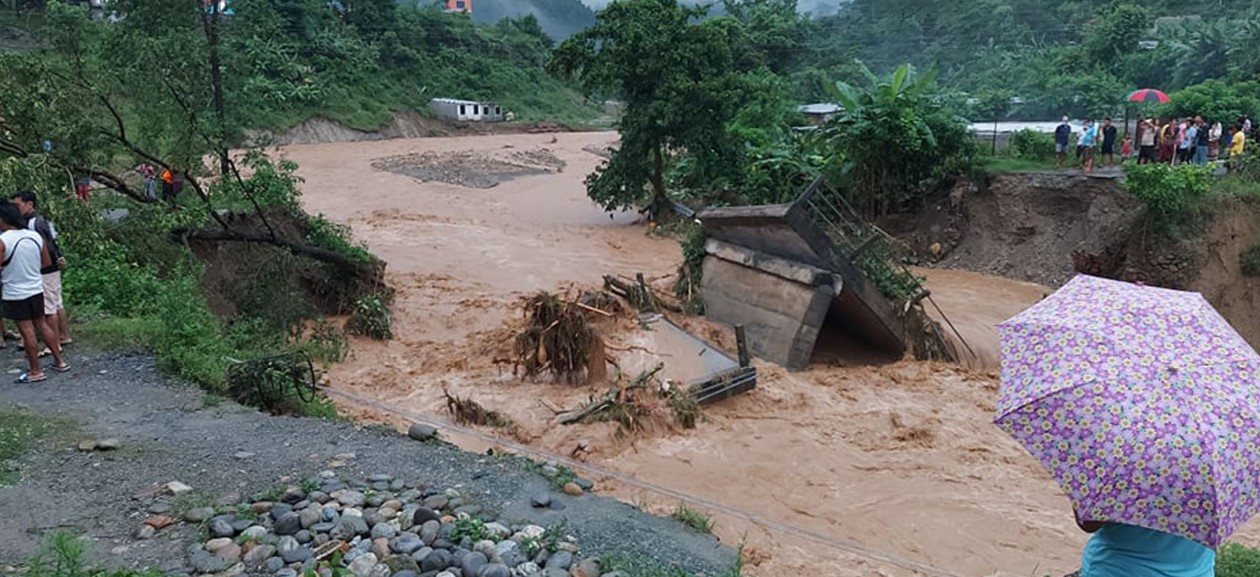 देशका अधिकांश ठाँउमा लगातार ठूलो बर्षा, नदिमा बाढीको सतह पार