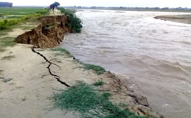 इटहरीको बुढी खोलाले बगाएर एकजनाको मृत्यु, दुई बेपत्ता