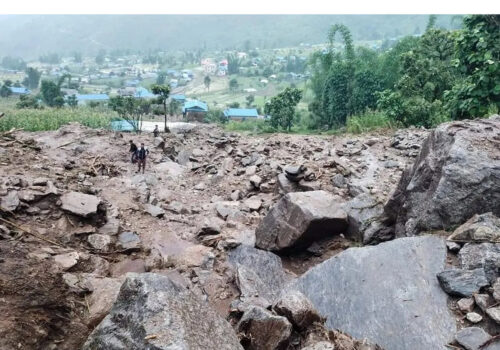 ओखलढुंगामा पहिरो परि एक जनाको मृत्यु