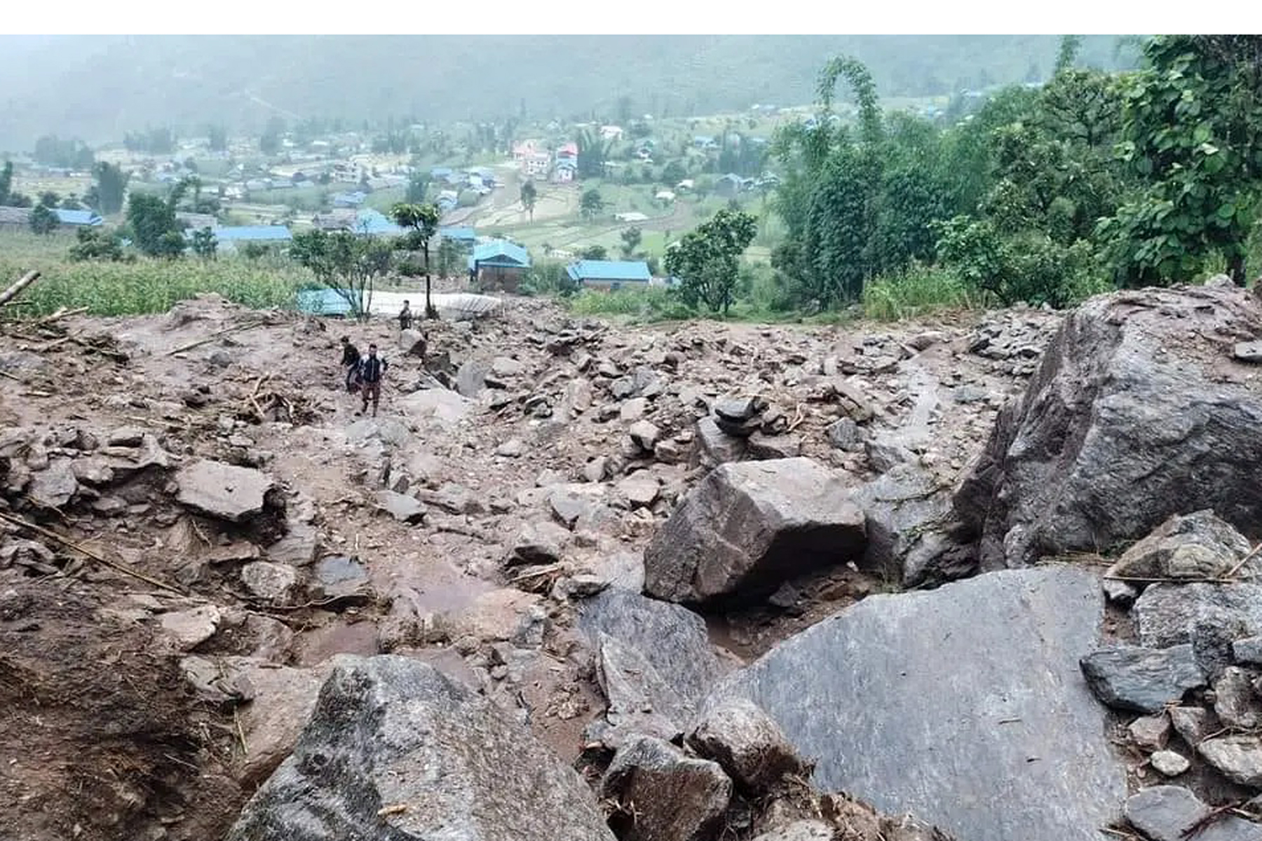 ओखलढुंगामा पहिरो परि एक जनाको मृत्यु