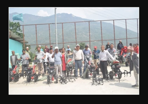 रघुगङ्गाका कृषकलाई हाते ट्र्याक्टर वितरण