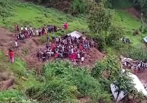 गुल्मीमा पहिरोले घर पुरिंदा पाँच जनाको मृत्यु
