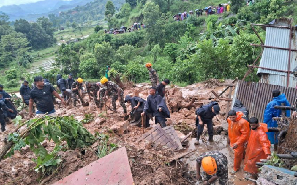 देशभर प्राकृतिक बिपद् बढ्यो : बाढी, पहिरोलगायतमा परी हालसम्म ८३ जनाको मृत्यु