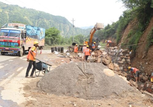 नौबिसे–मलेखु सडक आजदेखि १५ दिनसम्म रातमा पाँच घण्टा बन्द हुने