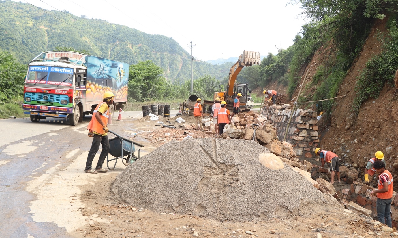 नौबिसे–नागढुङ्गा सडक १० दिनका लागि रातको समयमा बन्द गरिने