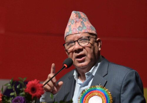 पतञ्जली जग्गा प्रकरण: जब माधव नेपालले ‘कर्मचारीलाई थेग्नै नसक्ने दबाब दिए….’