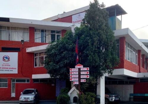 एमालेको प्रदर्शनपछि मात्रै राजावादीलाई प्रदर्शनको अनुमति