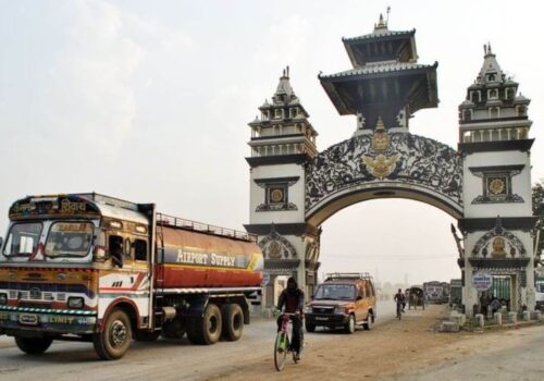 वीरगञ्ज भन्सारबाट पेट्रोलियमको आयात घट्यो, राजस्वमा भने वृद्धि