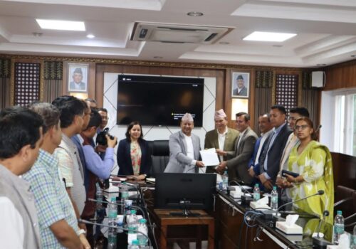 बजेटको ‘टेक एण्ड पे’ प्रावधान हटाउन ऊर्जा र अर्थमन्त्रीलाई इप्पानको आग्रह