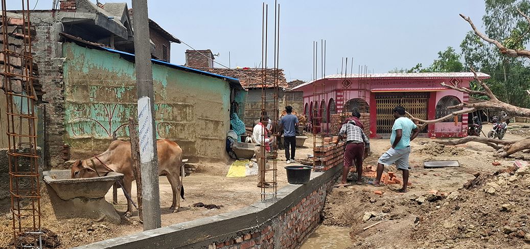 ६ दलित परिवारको बाटो बन्द गरेर मन्दिरको पर्खाल निर्माण