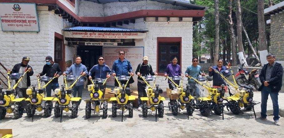 किसानलाई सहुलियतमा कृषि यान्त्रिक उपकरण वितरण