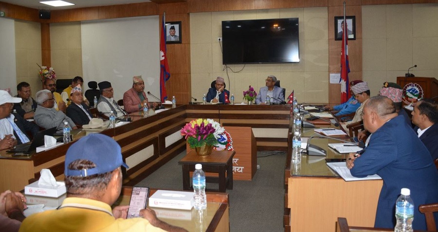 यातायात व्यवसायीसँग झुक्यो सरकार, राइड सेयरिङ रोक्न पत्राचार गर्ने