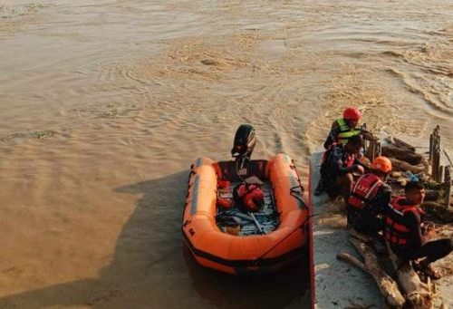 सप्तकोशीमा बेपत्ता सुरक्षाकर्मीको खोजीकार्य जारी, एक जनाको शव भेटियो